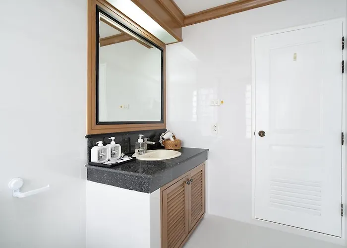 Stylish Twin Br W Ensuite Bath & Relaxing Tub Btb7 Apartment