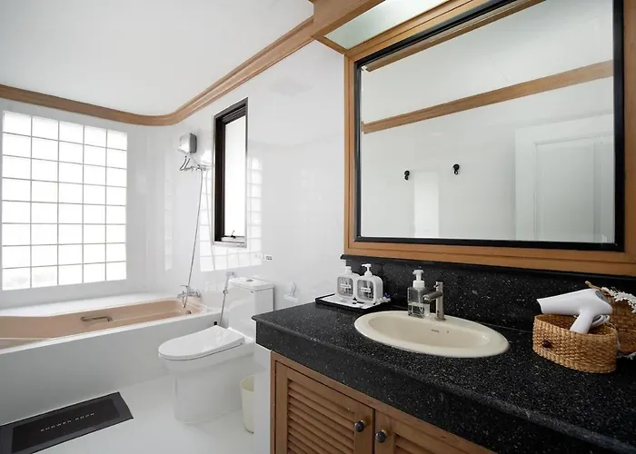 Apartment Stylish Twin Br W Ensuite Bath & Relaxing Tub Btb7